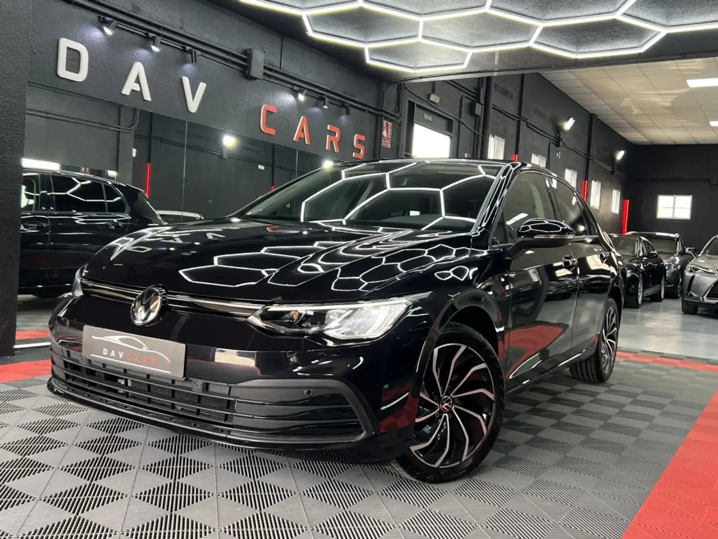 Volkswagen Golf 2.0TDI Life DSG 85kW Negro - 1