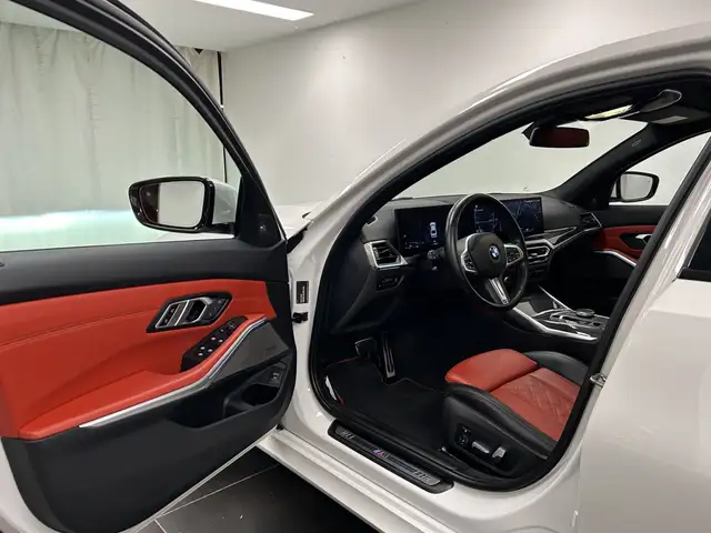 BMW 3 Series view 28