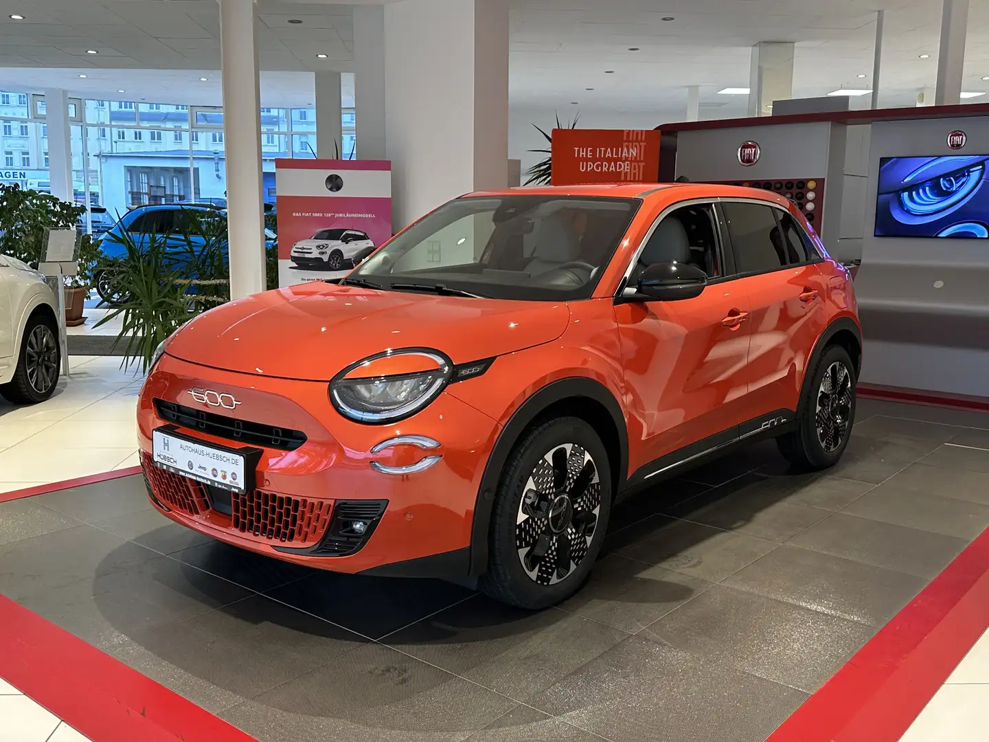 Fiat 600 e  La Prima Orange - 1