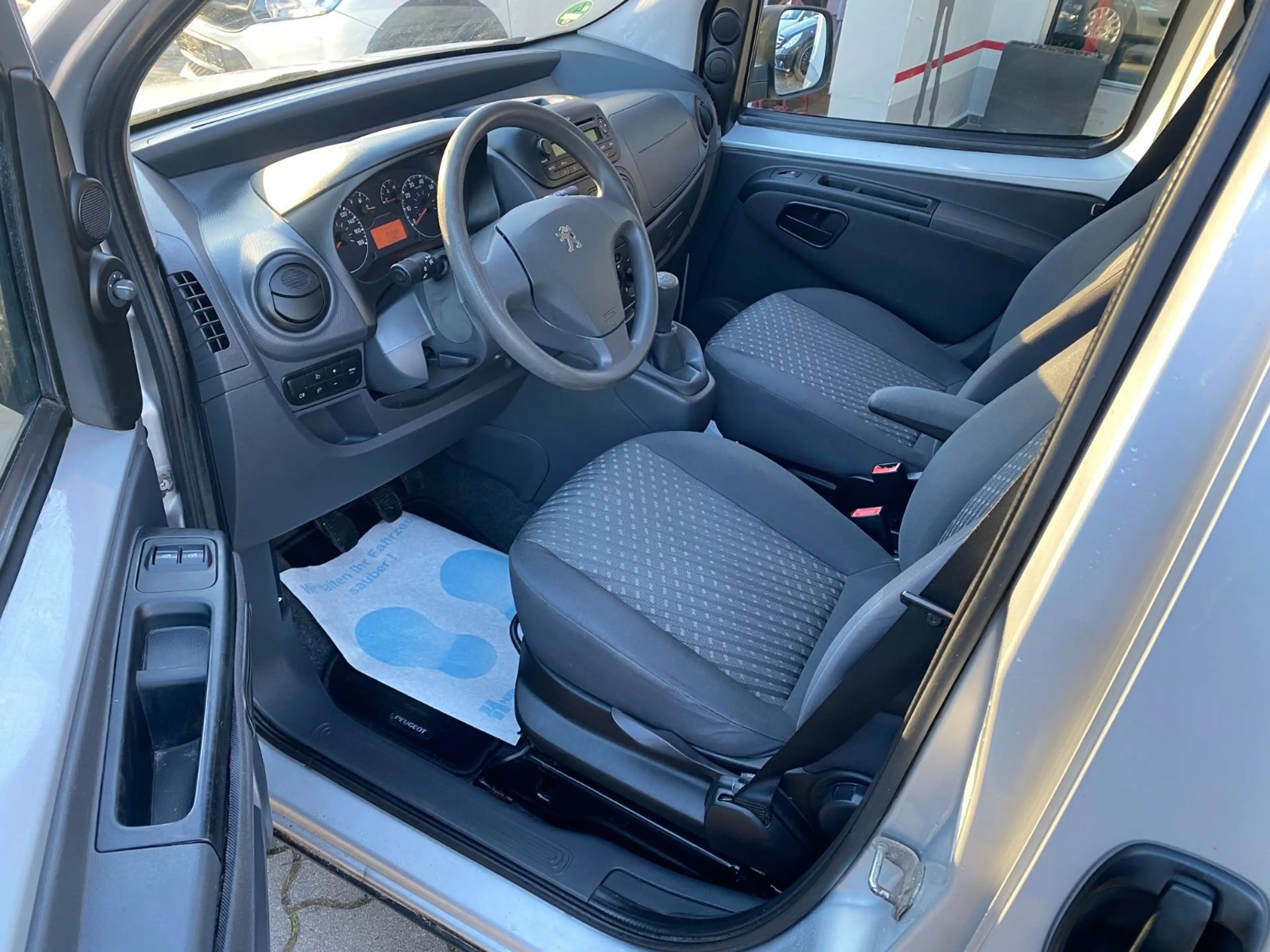 Peugeot Bipper Tepee Klima Schiebetür li+re 84tkm — photo 8