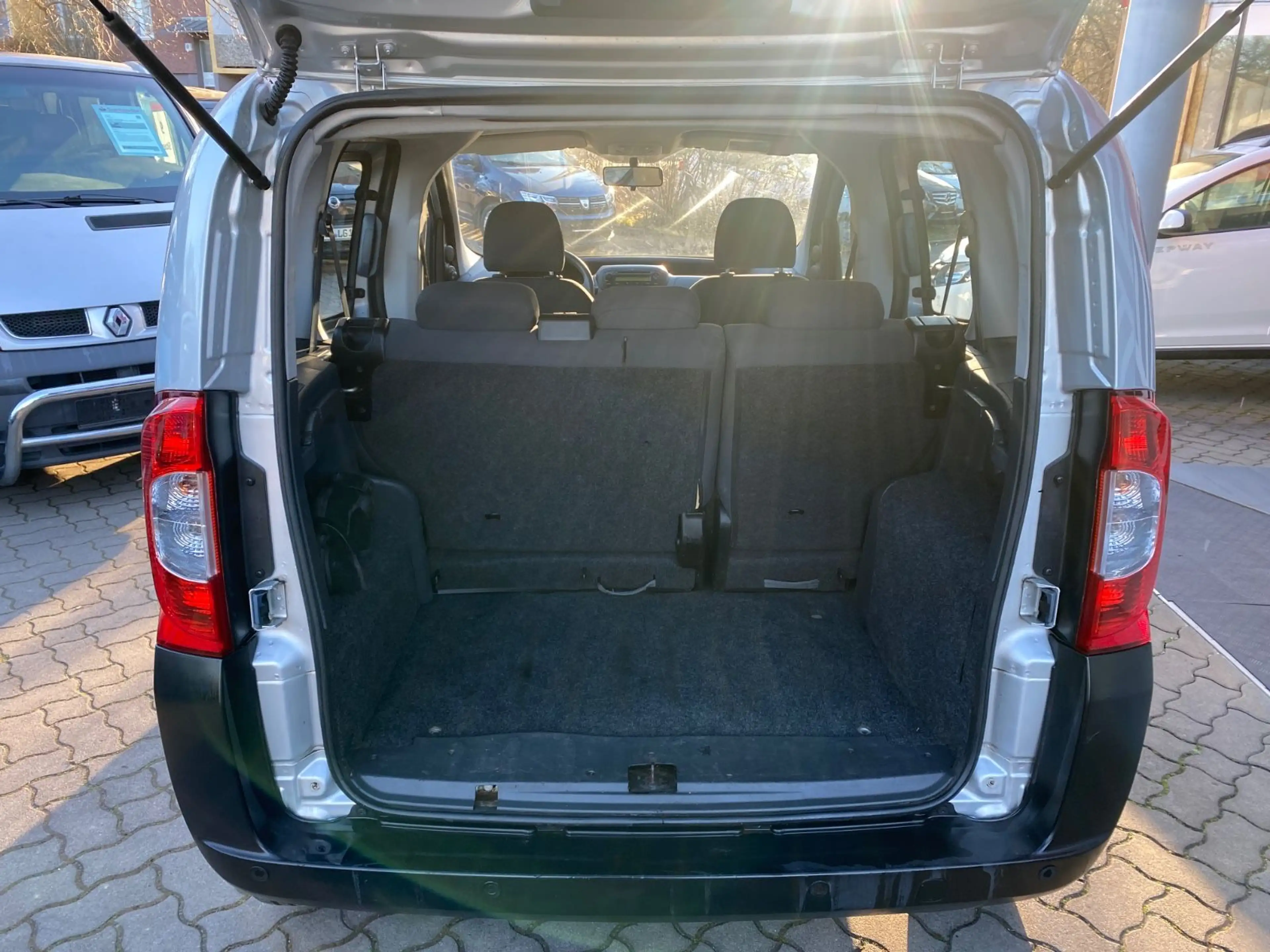Peugeot Bipper Tepee Klima Schiebetür li+re 84tkm — photo 9