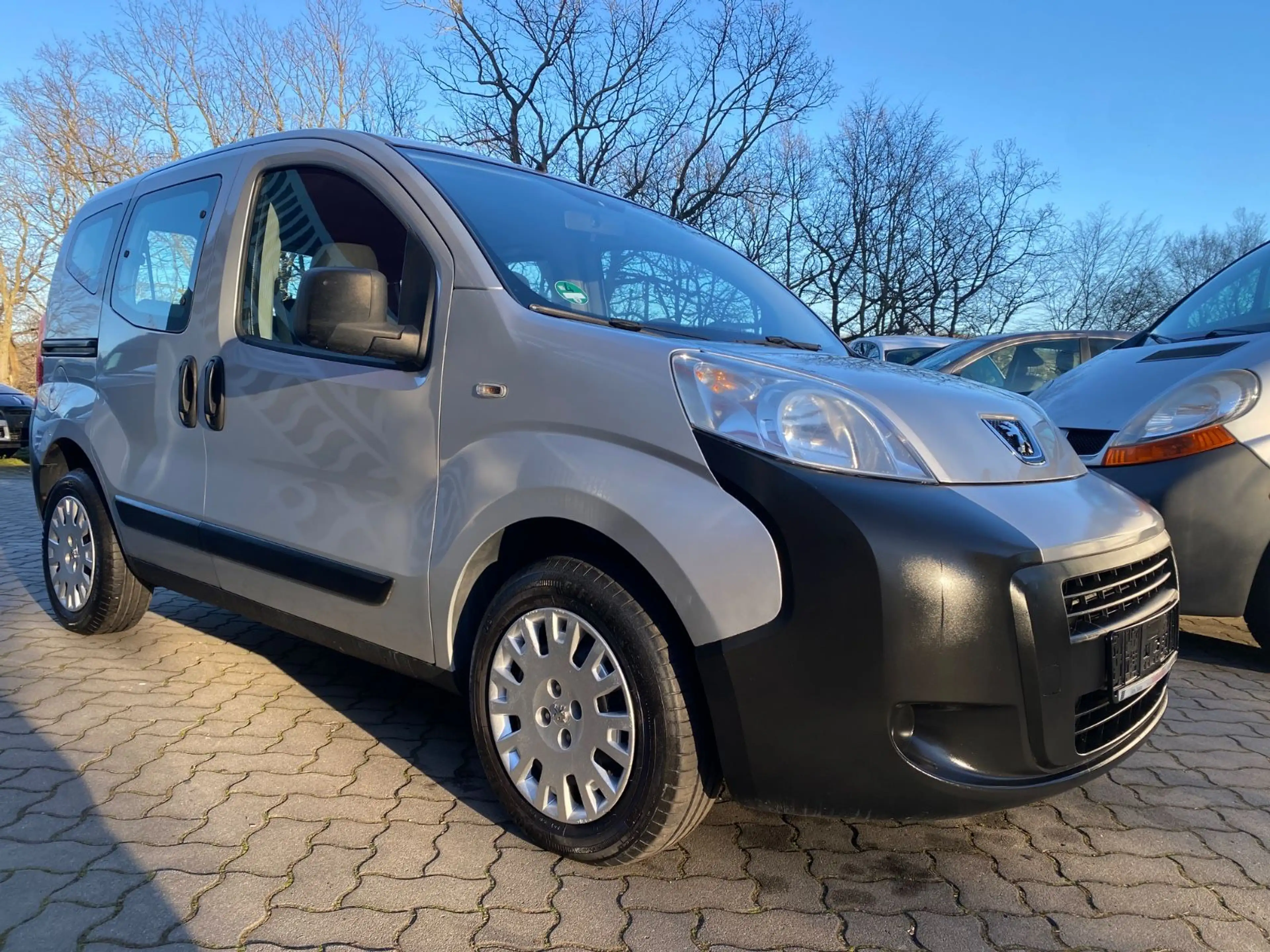 Peugeot Bipper Tepee Klima Schiebetür li+re 84tkm — photo 5