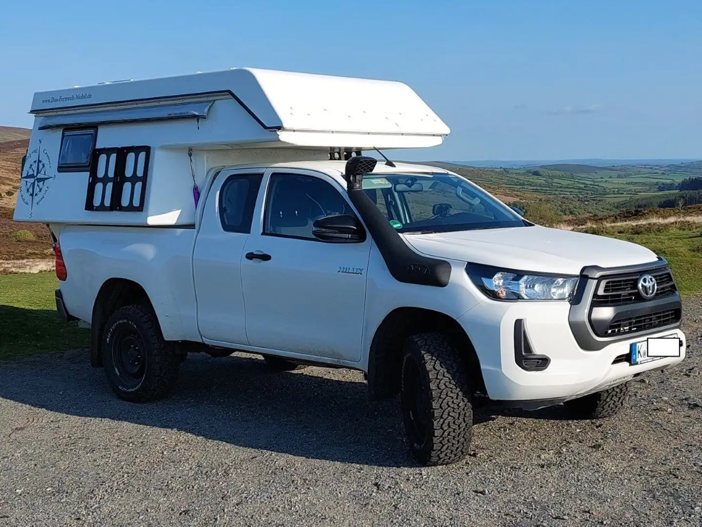 Caravans-Wohnm Toyota Hilux mit Wohnkabine Белый - 2