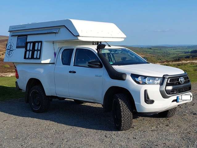 Caravans-Wohnm Toyota Hilux mit Wohnkabine