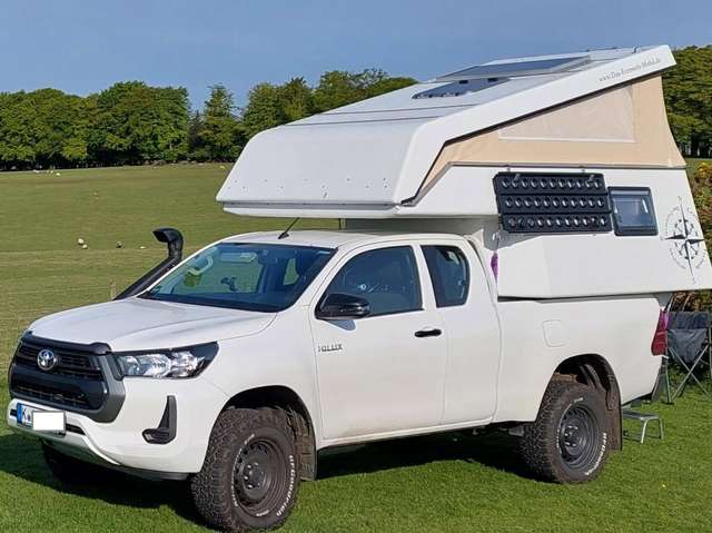 Imagine Caravans-Wohnm Toyota Hilux mit Wohnkabine
