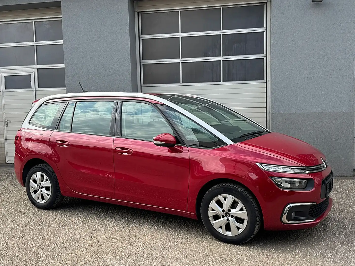Citroen C4 SpaceTourer C4 Spacetourer BlueHDi 130 EAT8 Feel *7-SITZER* Rood - 2