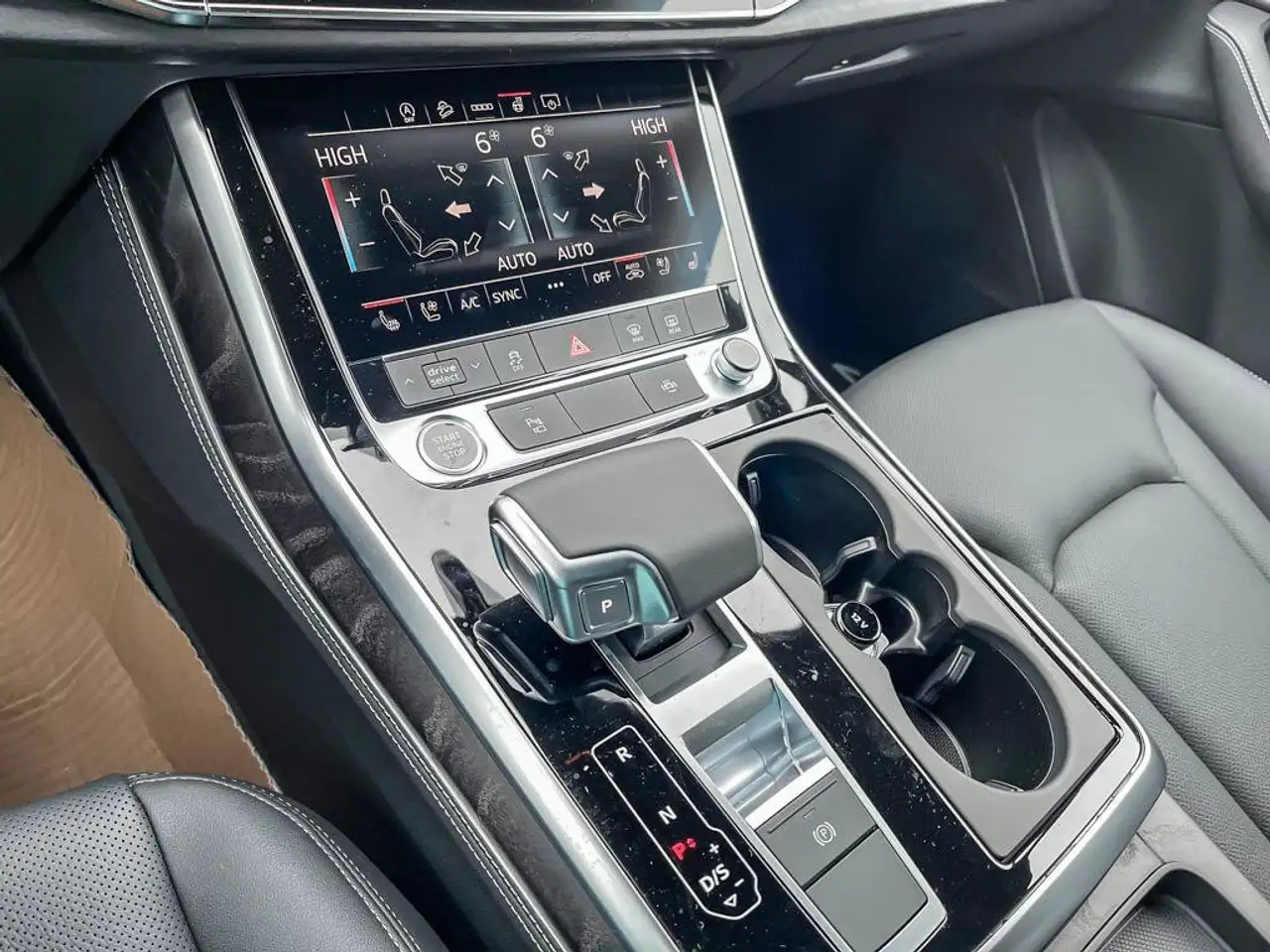 Audi Q7 снимка Audi Q7