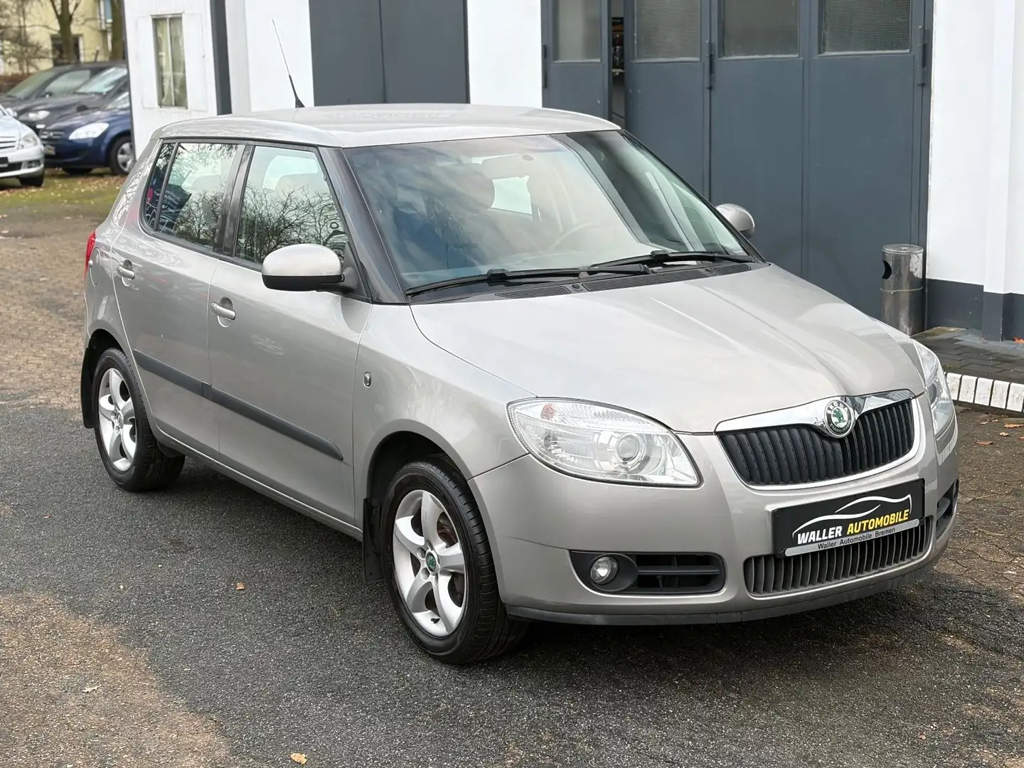 Skoda Fabia 1.6 Lim. AUTOMATIK / SHZ / 2.HAND Beige - 1