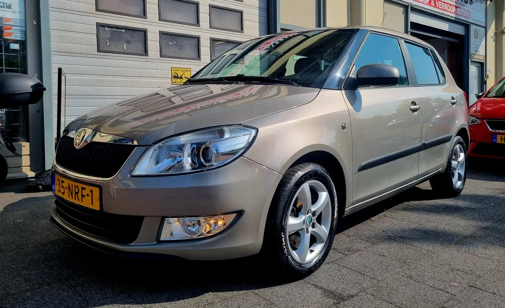 Skoda Fabia 1.2 TSI 5drs Airco Automaat CrusCtrl Beige - 2