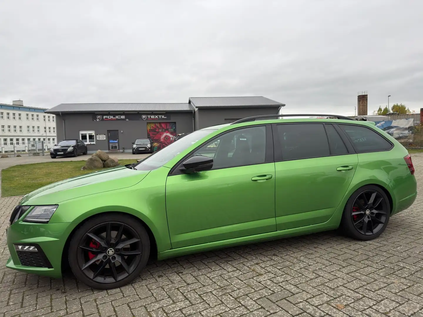Skoda Octavia RS Kamera Navi Ambiente ACC Grün - 2