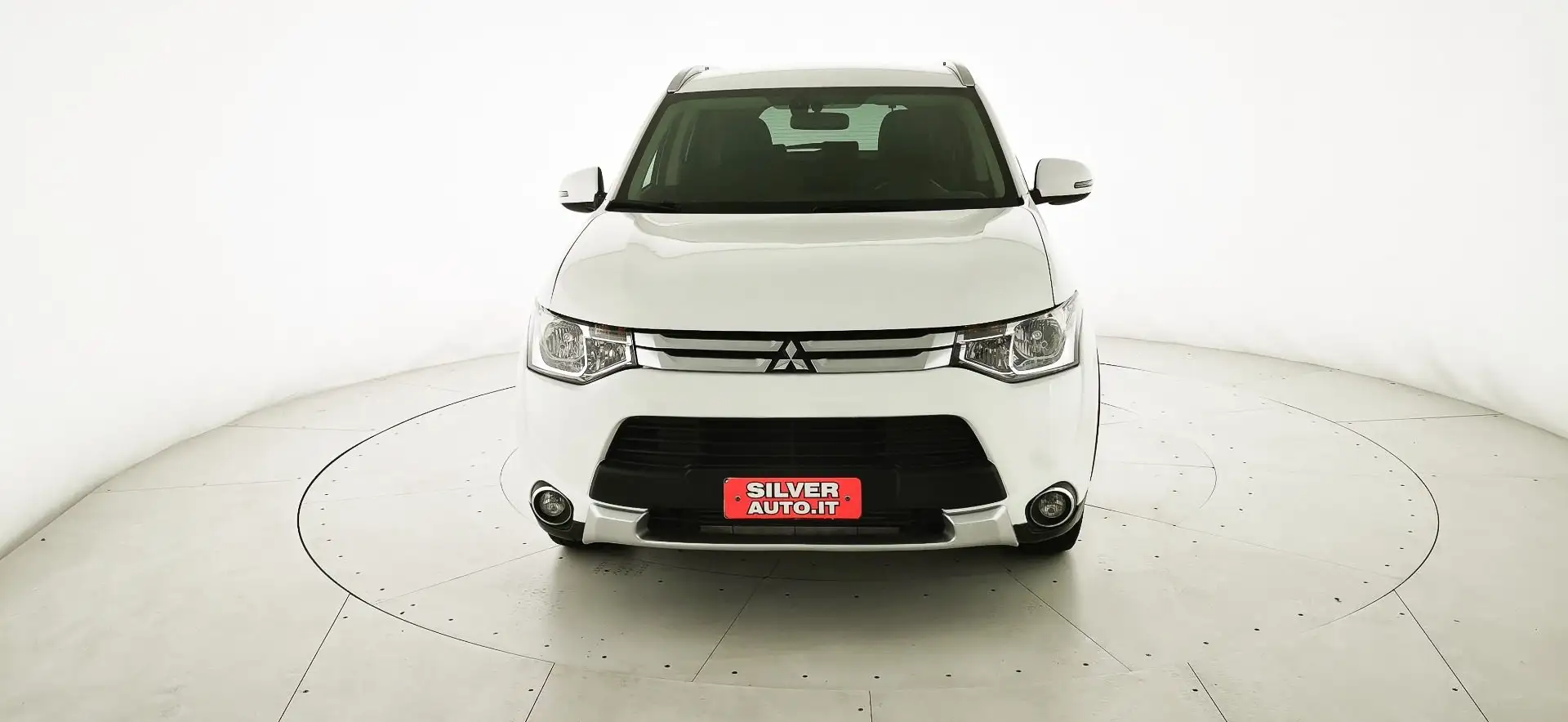 Mitsubishi Outlander 2.2 DI-D 4WD Instyle 5p. Weiß - 2