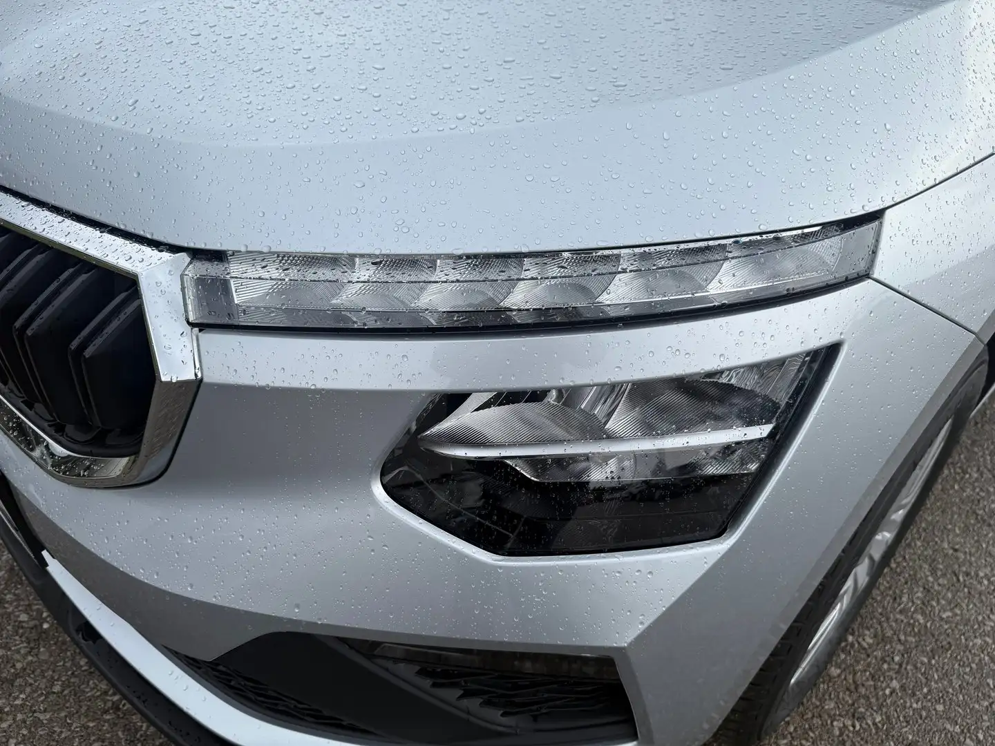 Skoda Kamiq Essence TSI Argent - 2