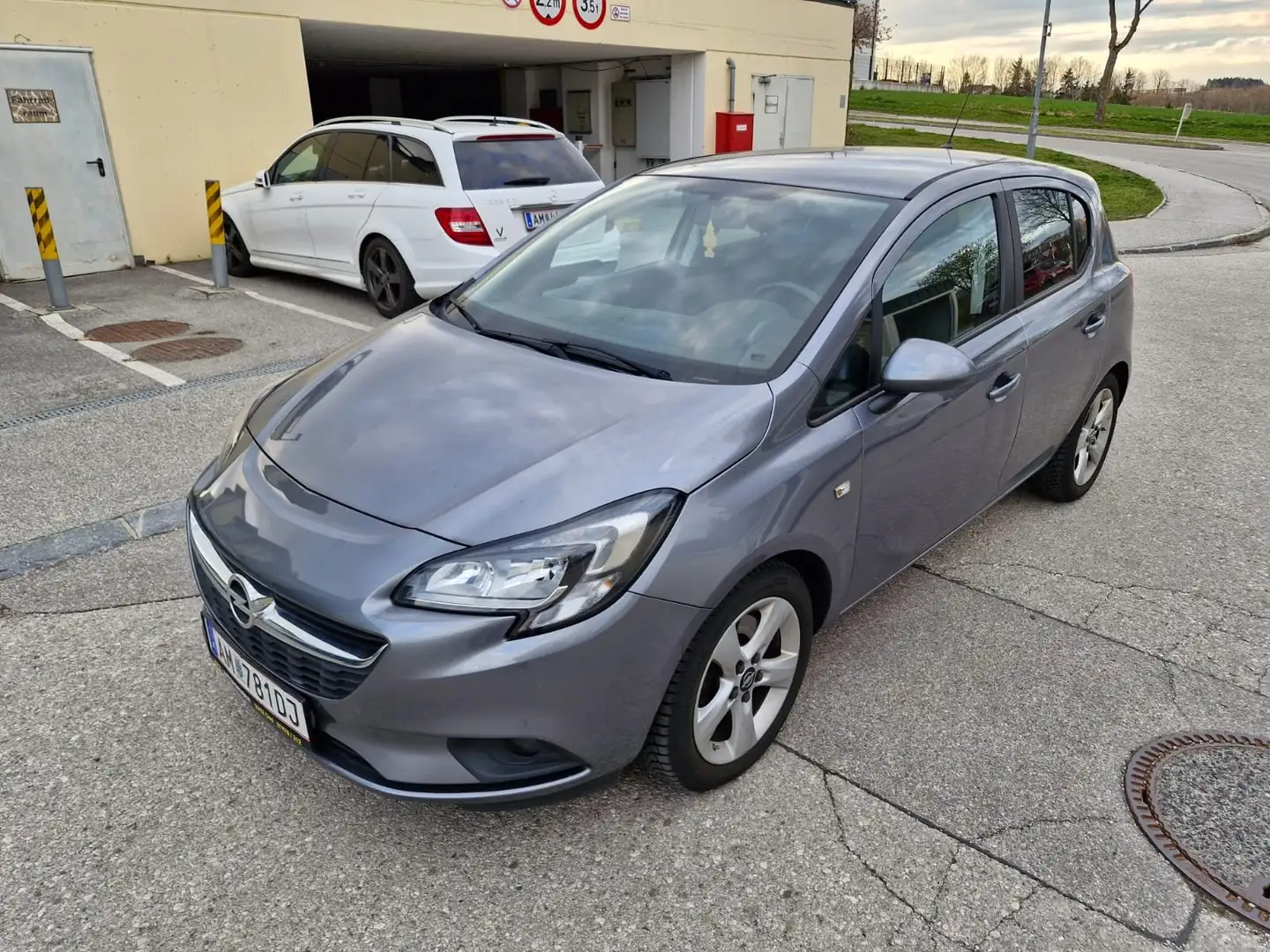 Opel Corsa-e Corsa 1,4 Turbo Ecotec Österreich Edition Grau - 1