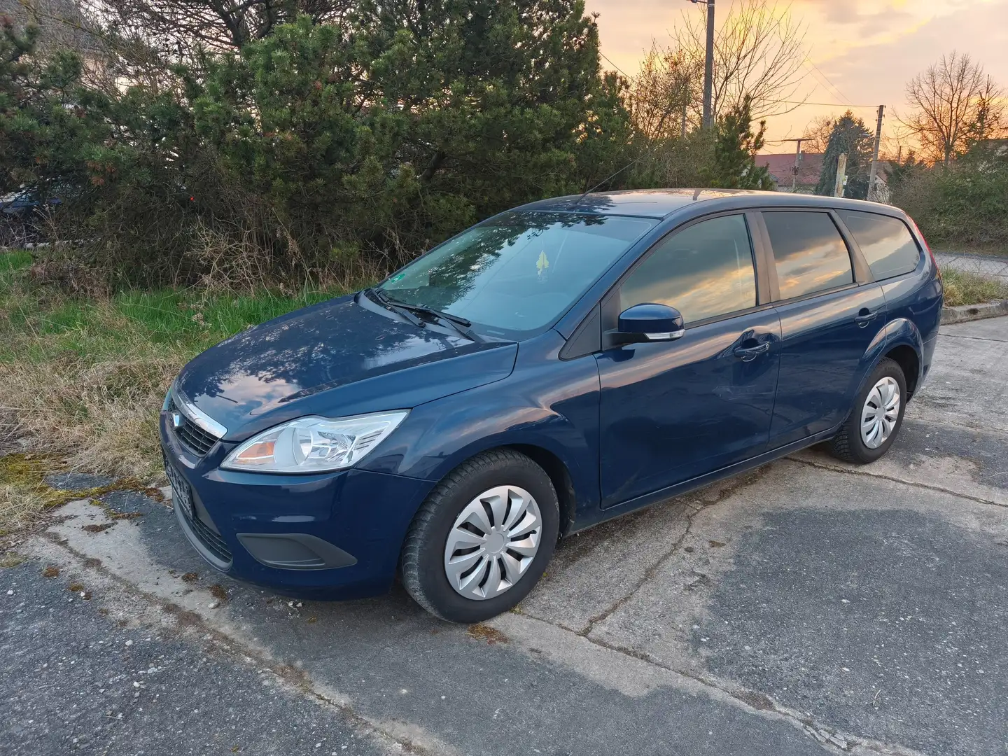Ford Focus Turnier 1.6 TDCi DPF Ambiente Blau - 1