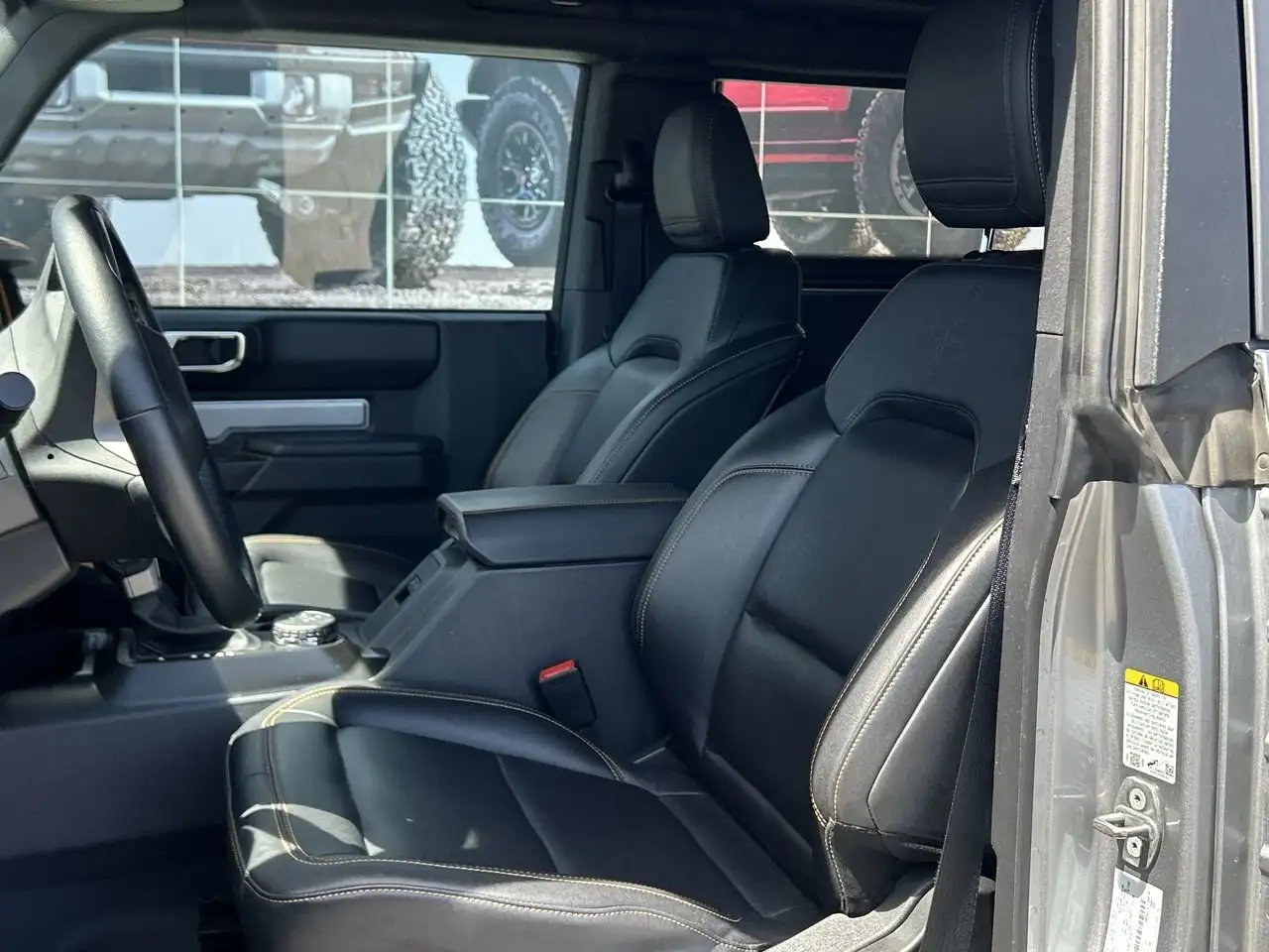 Ford Bronco photo Ford Bronco
