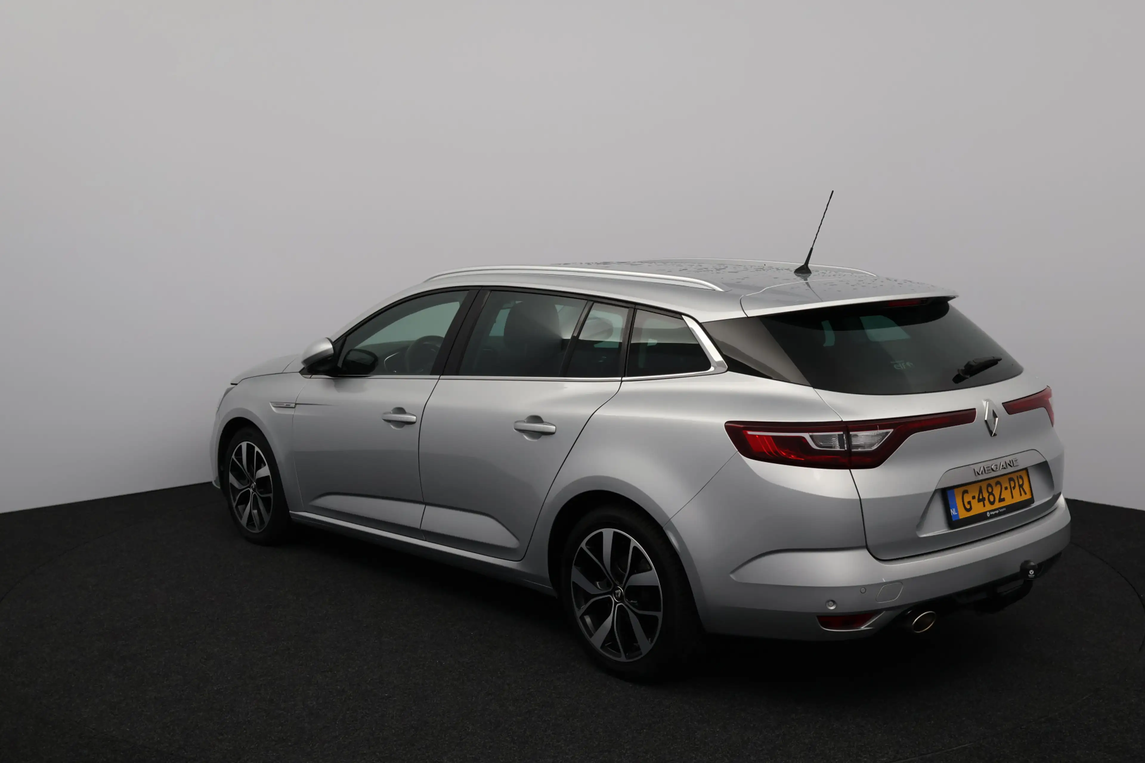 Renault Megane Estate 1.3 TCe Bose/ Automaat/ Trekhaak/ 17'' LMV/ — photo 2
