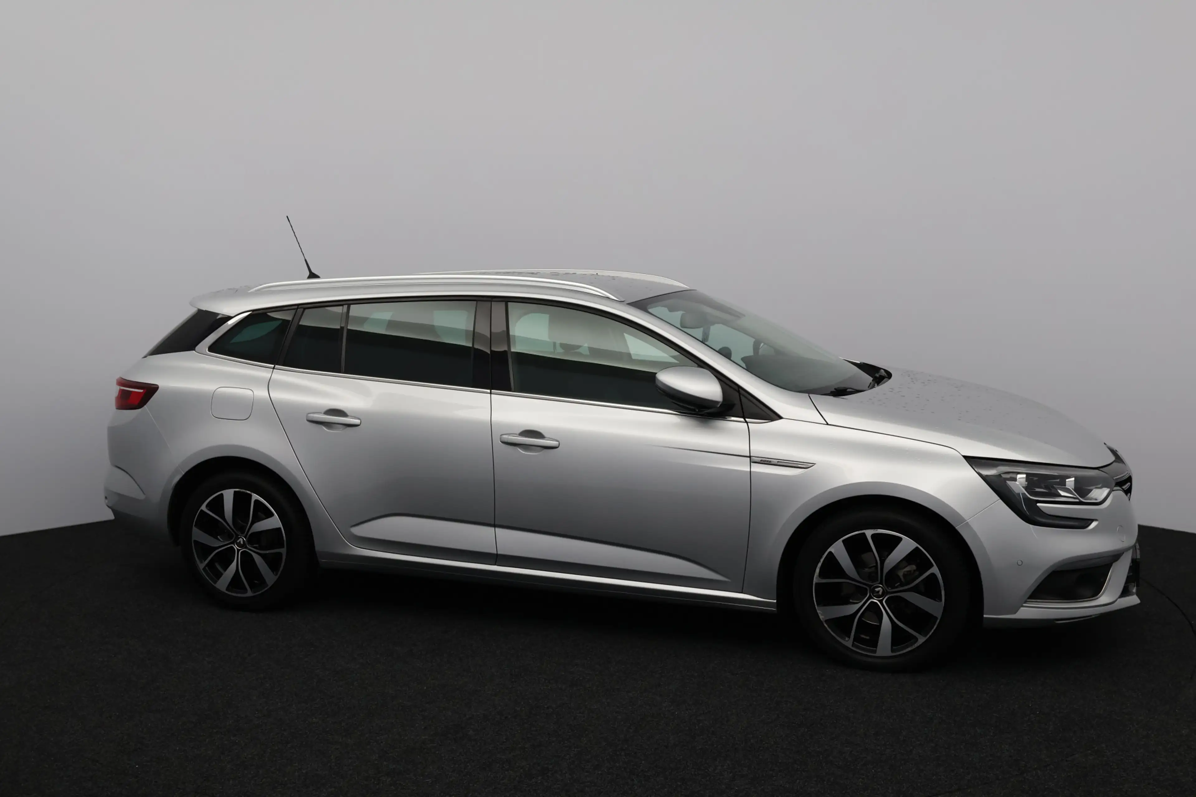 Renault Megane Estate 1.3 TCe Bose/ Automaat/ Trekhaak/ 17'' LMV/ — photo 10