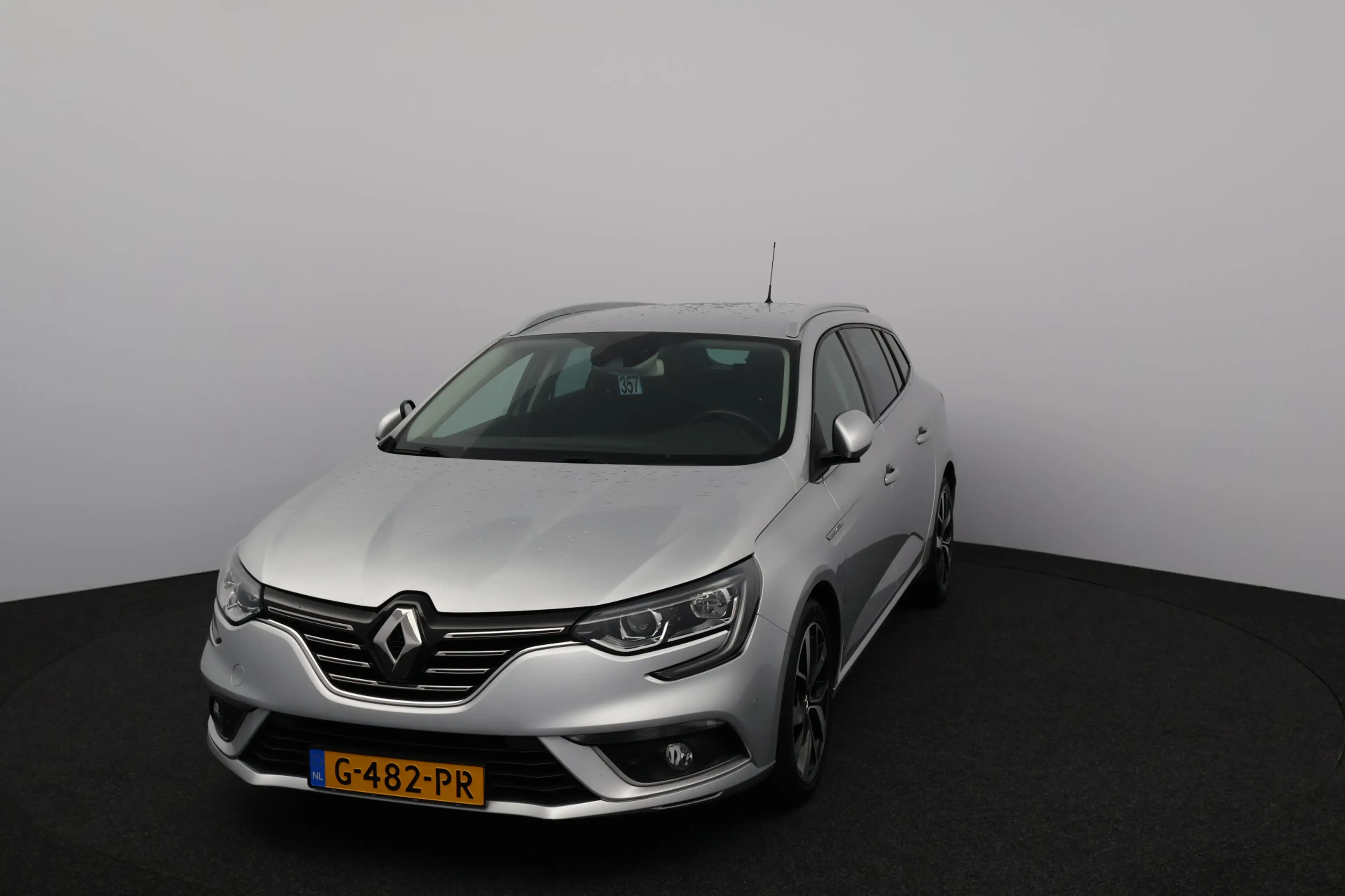 Renault Megane Estate 1.3 TCe Bose/ Automaat/ Trekhaak/ 17'' LMV/ — photo 7