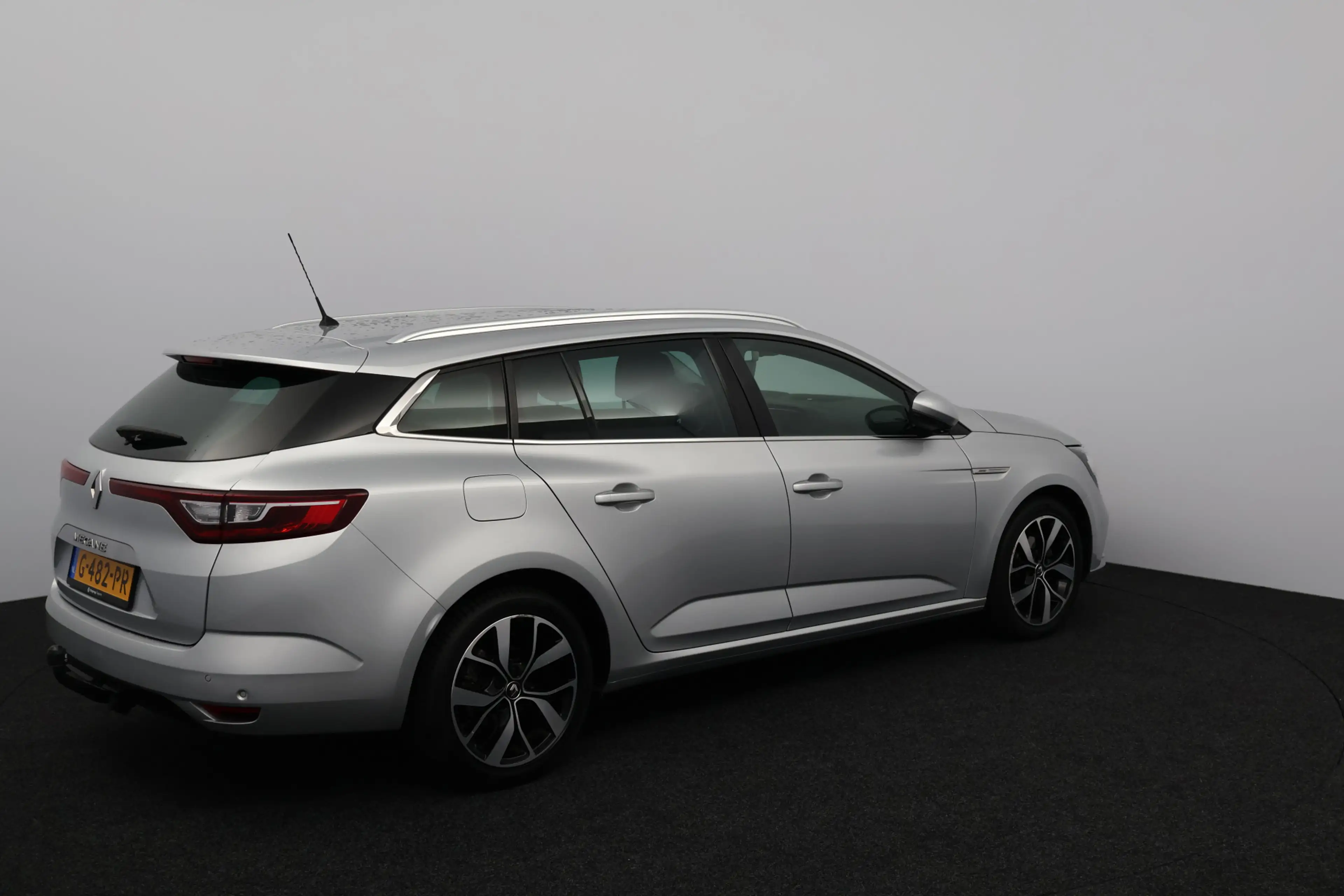 Renault Megane Estate 1.3 TCe Bose/ Automaat/ Trekhaak/ 17'' LMV/ — photo 12