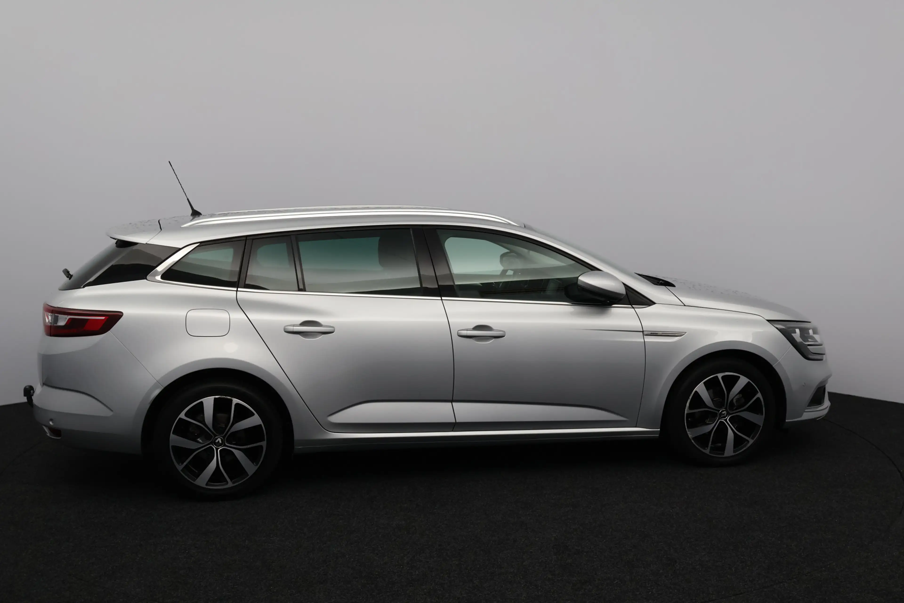 Renault Megane Estate 1.3 TCe Bose/ Automaat/ Trekhaak/ 17'' LMV/ — photo 11