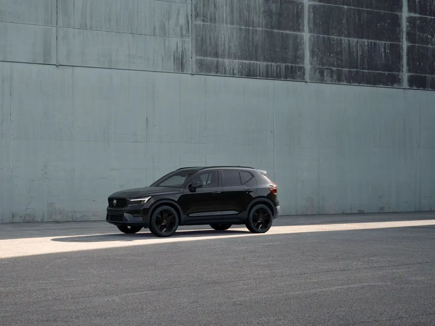 Volvo XC40 B3 Schwarz - 2