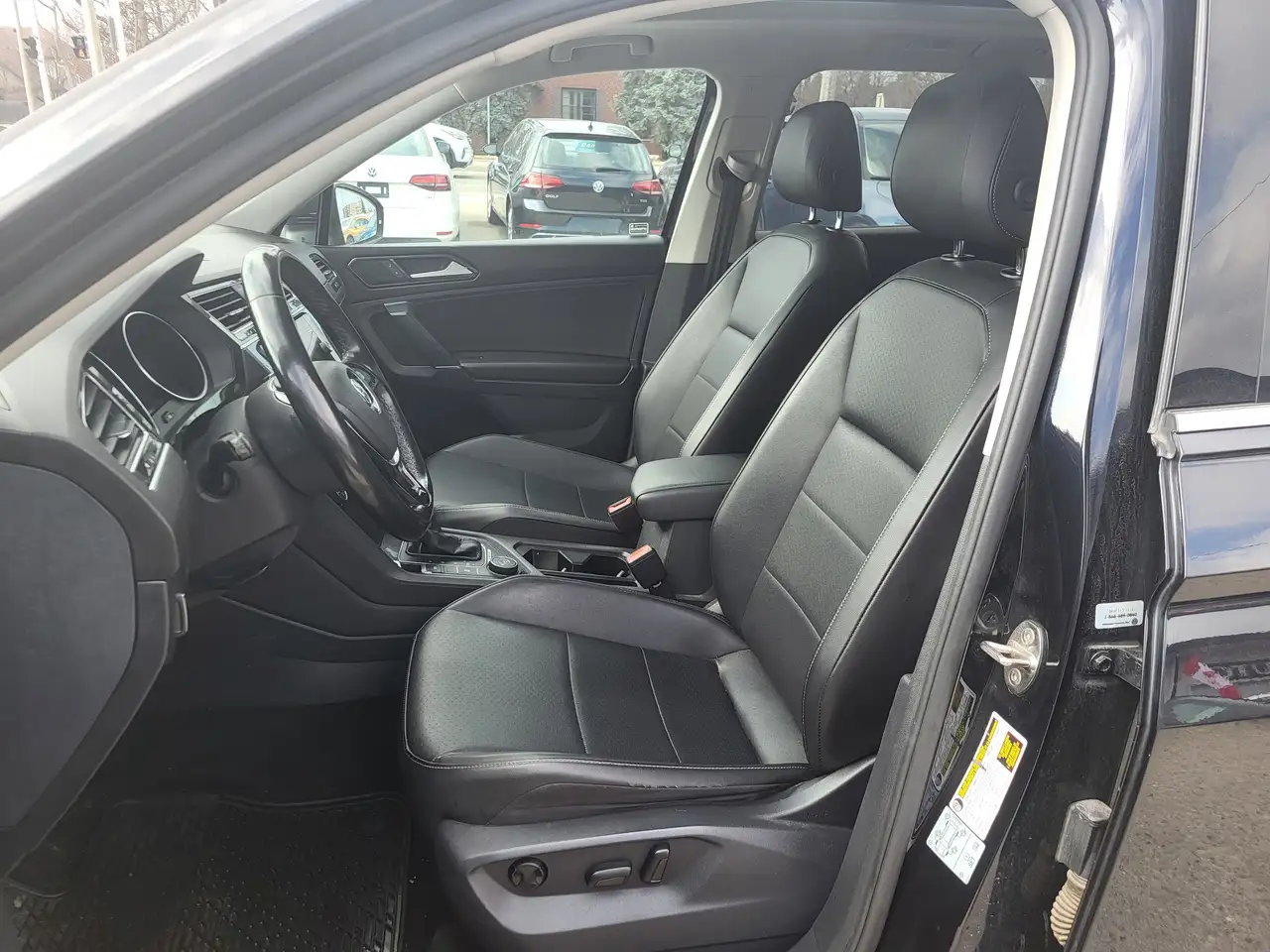 Volkswagen Tiguan снимка Volkswagen Tiguan