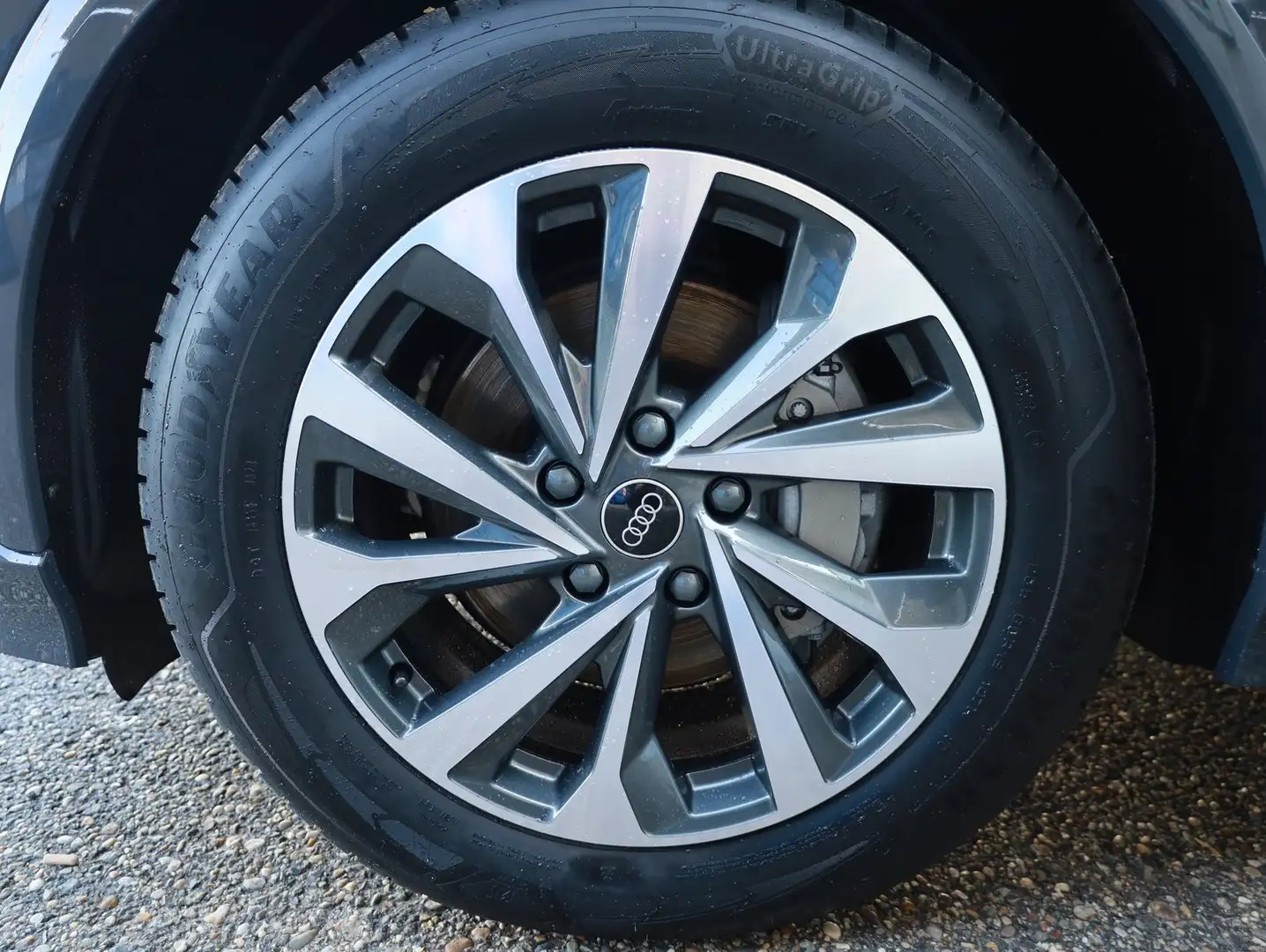 Audi Q6 e-tron quattro Gris - 2