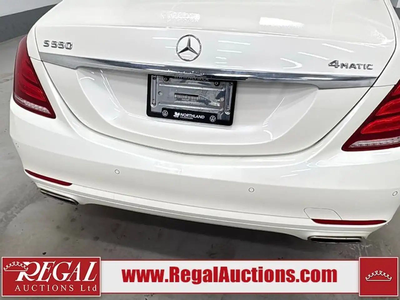 Mercedes-Benz S-Class снимка Mercedes-Benz S-Class