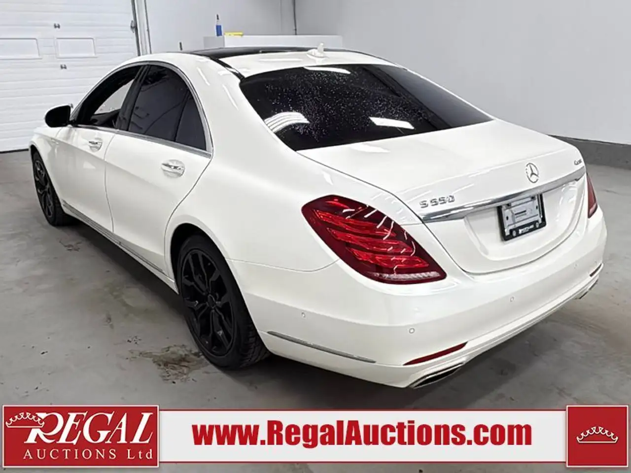 Mercedes-Benz S-Class снимка Mercedes-Benz S-Class