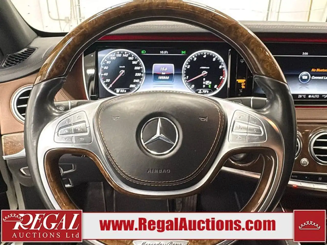 Mercedes-Benz S-Class снимка Mercedes-Benz S-Class