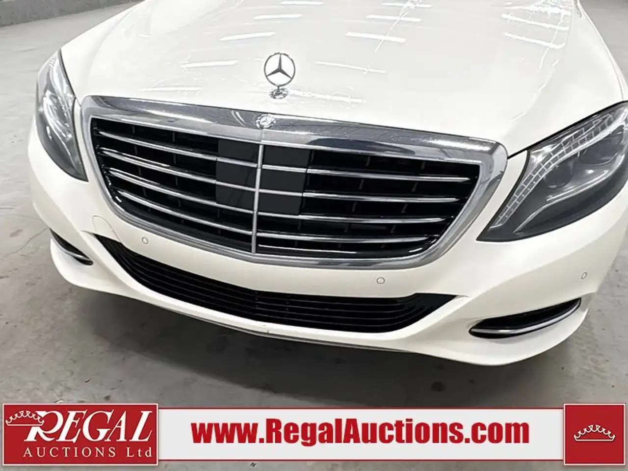 Mercedes-Benz S-Class снимка Mercedes-Benz S-Class