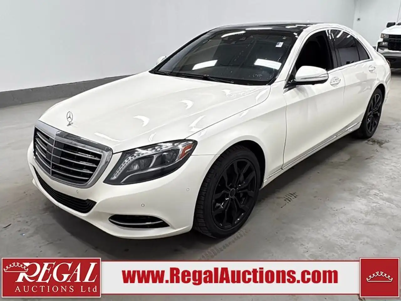 Mercedes-Benz S-Class снимка Mercedes-Benz S-Class