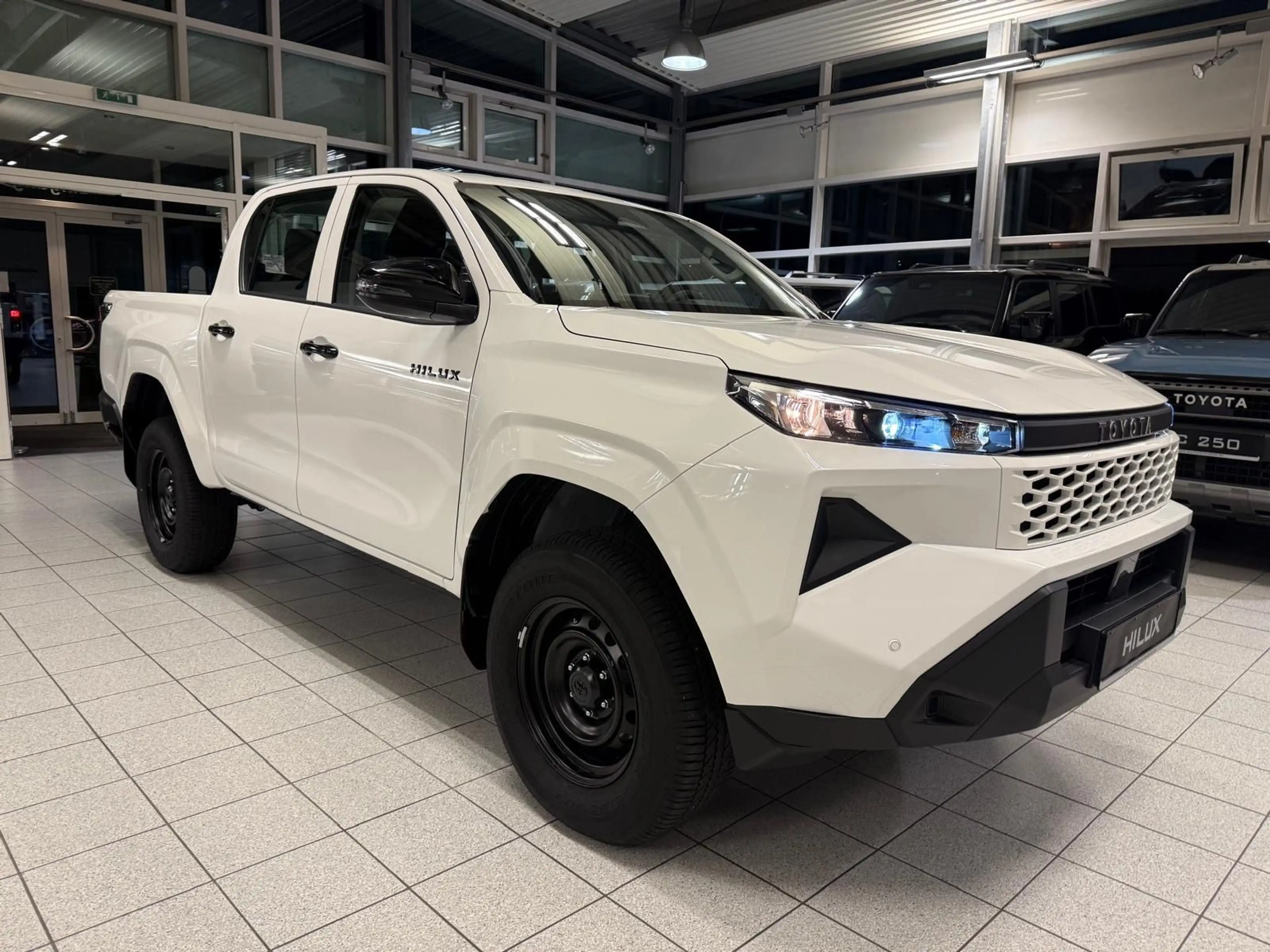 Toyota Hilux HILUX DOUBLE CAB-MILD HYB.-DUTY-4x4-NEUES MODELL — photo 3