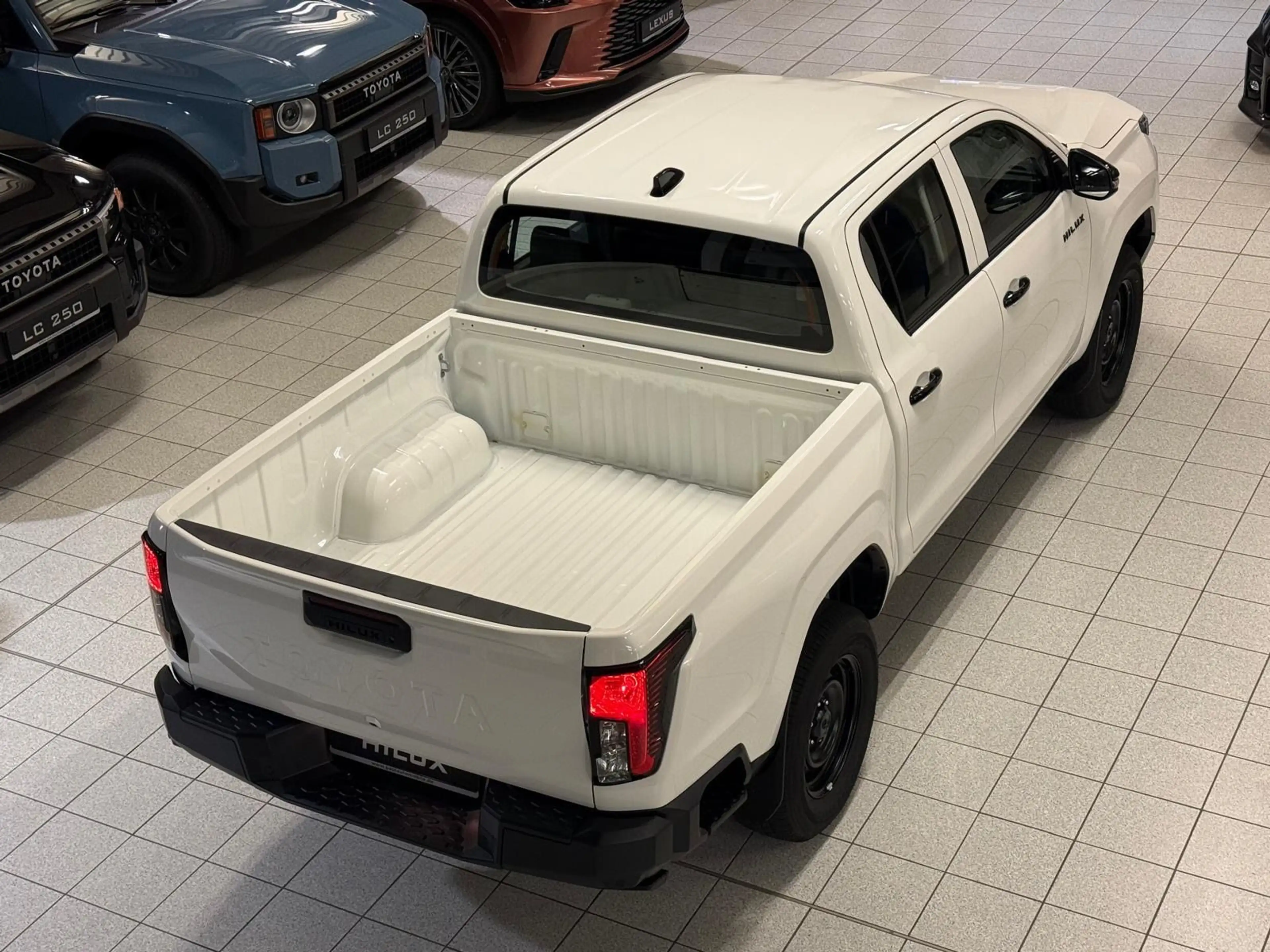 Toyota Hilux HILUX DOUBLE CAB-MILD HYB.-DUTY-4x4-NEUES MODELL — photo 2