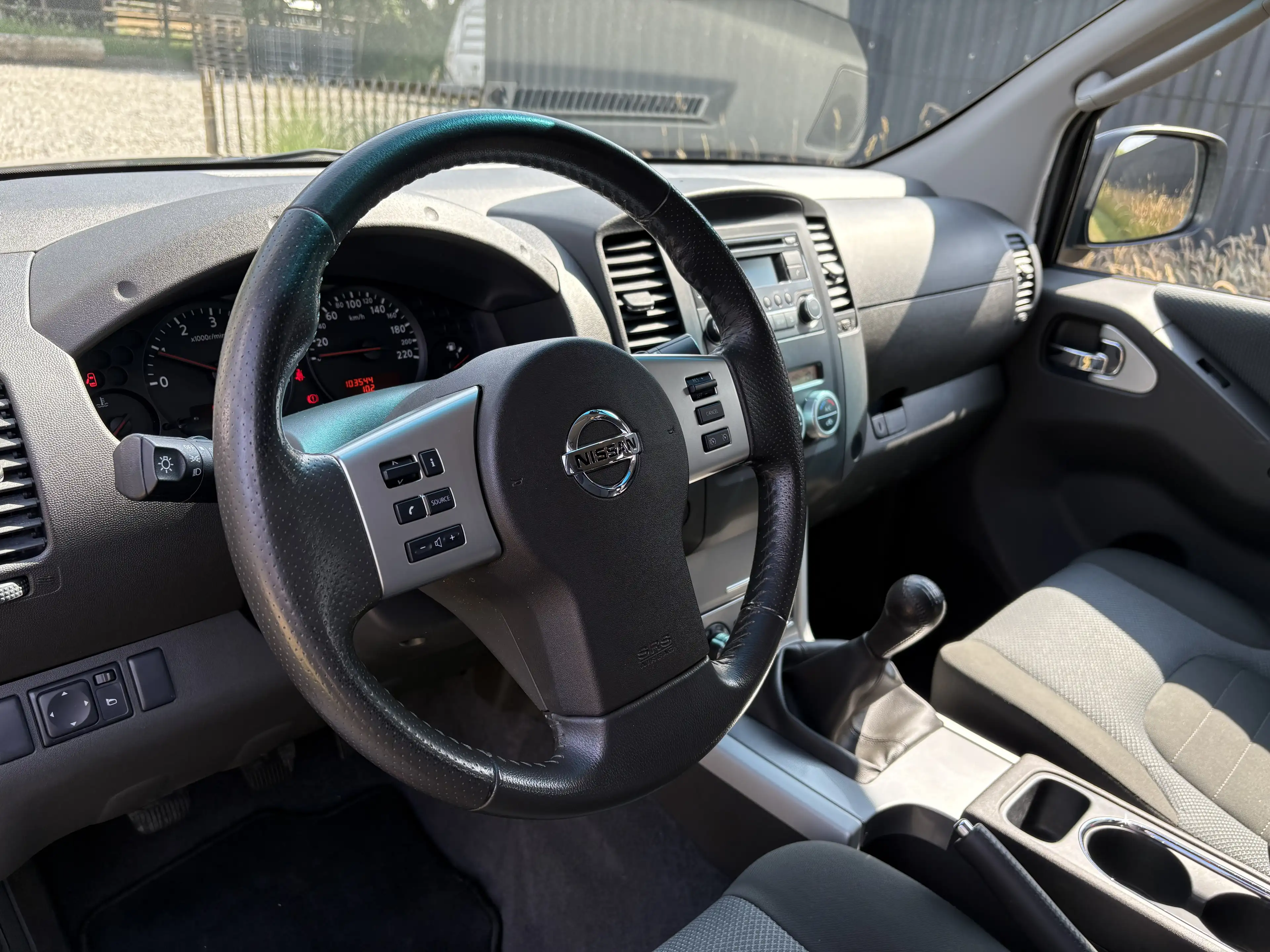 Nissan Navara 2.5 DCI*4WD*H.TOP*103000 KM CERTIFIES !!! — photo 5