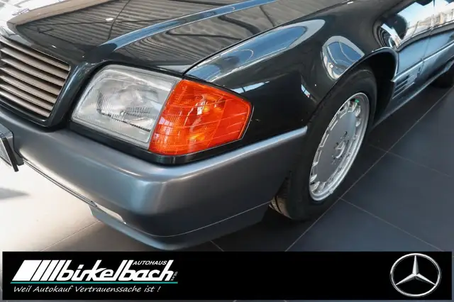 Mercedes-Benz SL view 4