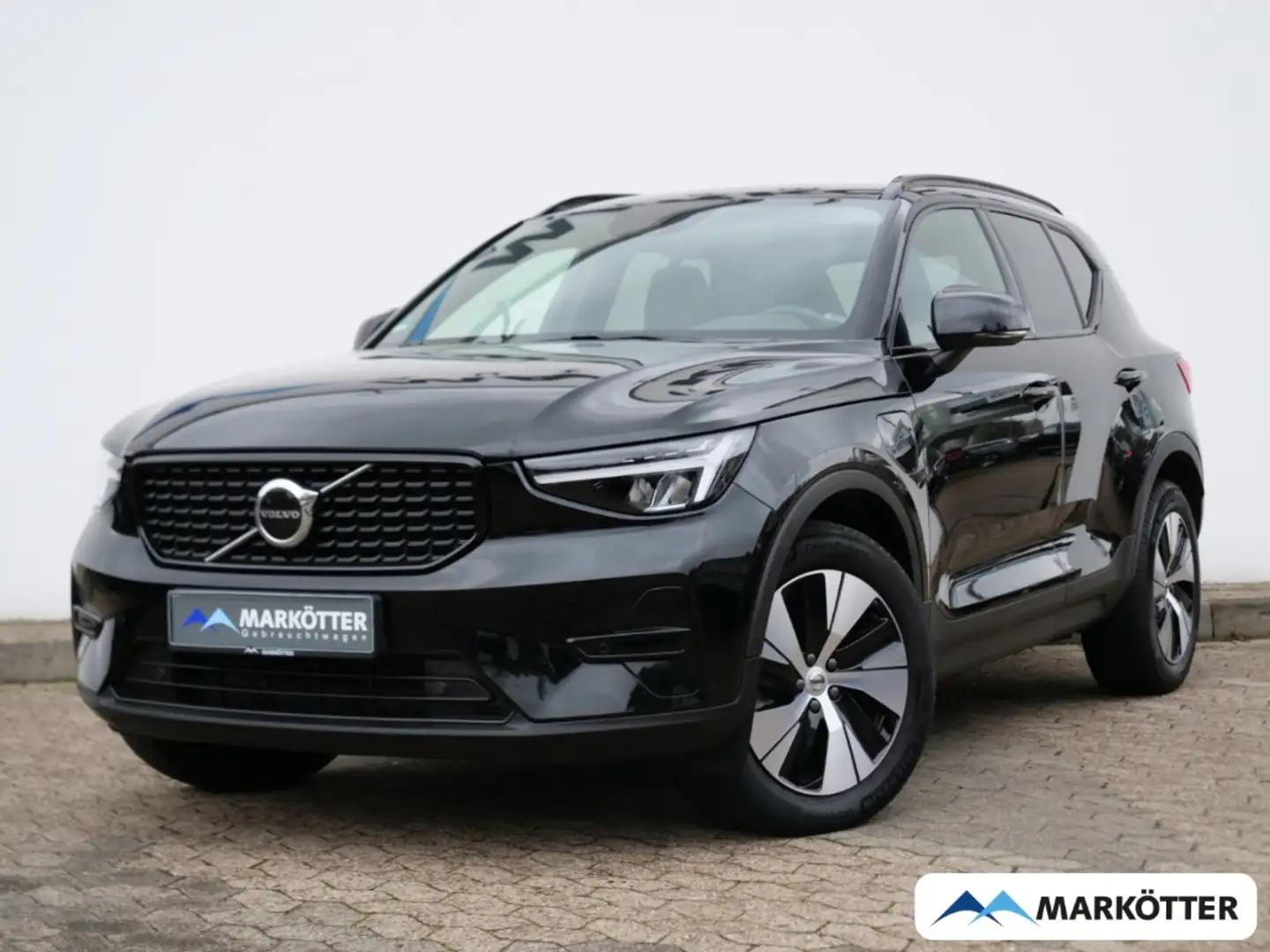 Volvo XC40 T4 Recharge Plus Dark STHZ/CAM/Google Schwarz - 1