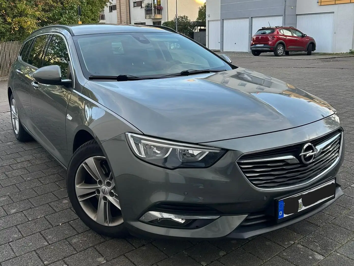 Opel Insignia Diesel Sports Tourer 2.0 Grau - 1