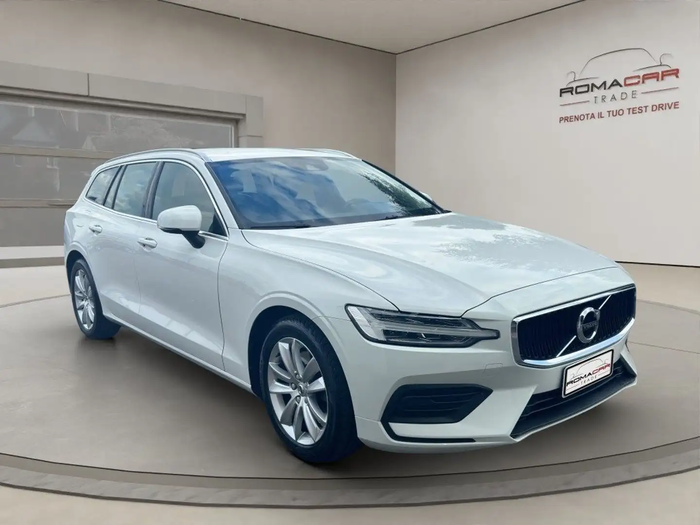 Volvo V60 B4 (d) Geartronic Momentum Business Bianco - 2