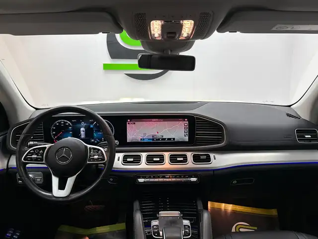 Mercedes-Benz 300 view 9