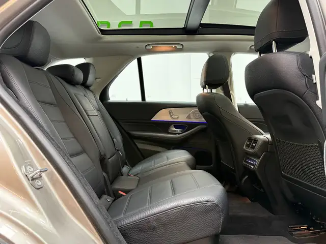 Mercedes-Benz 300 view 11