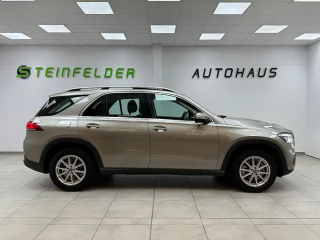 Mercedes-Benz 300 view 7