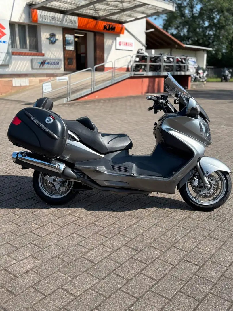 Suzuki Burgman 650 - 1