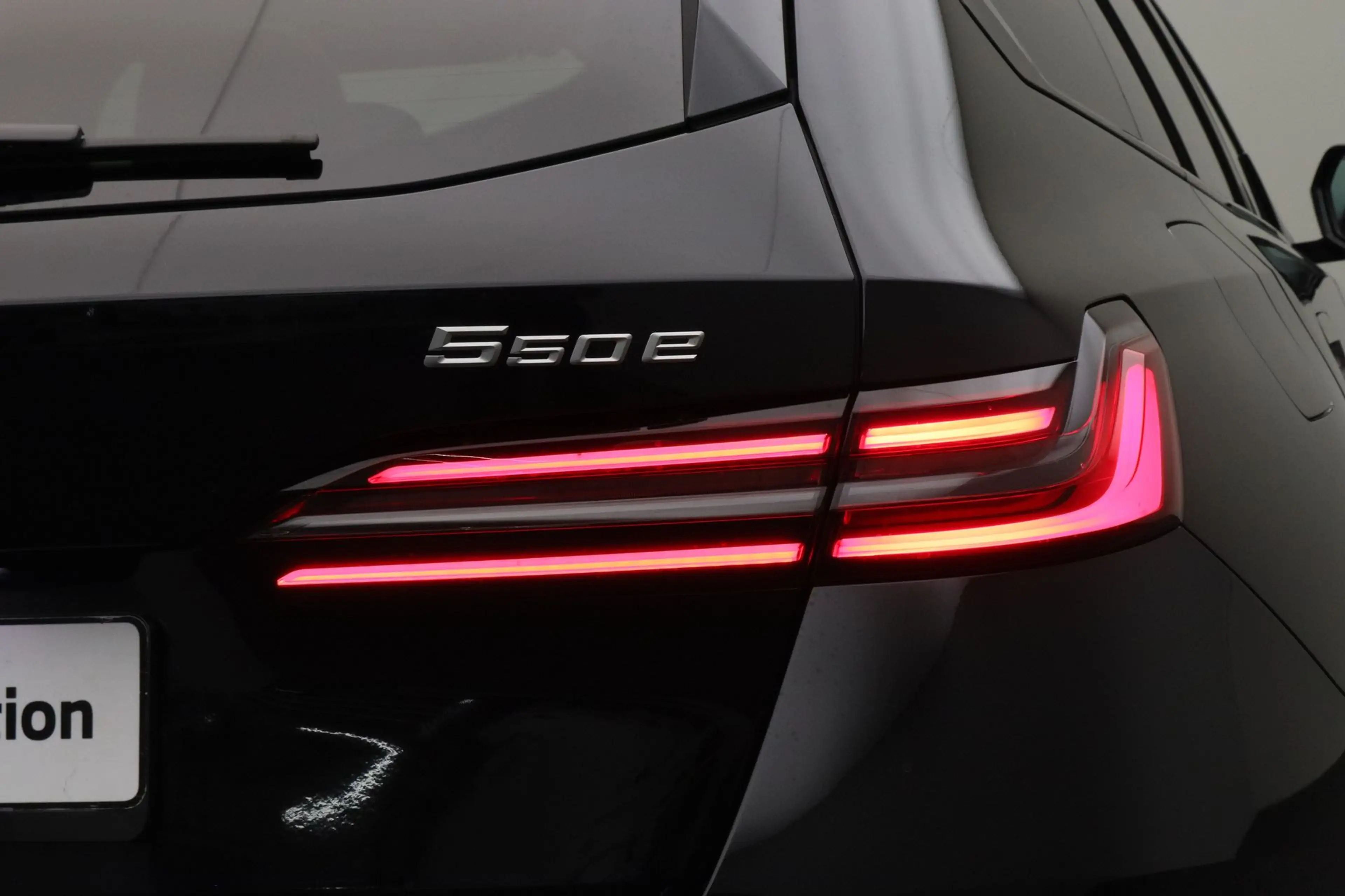BMW 550 5-serie Touring 550e xDrive — photo 7