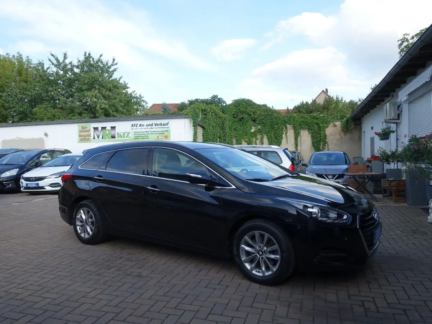 Hyundai i40 cw blue Trend, EU6, 2.Hand ,TÜV/Service neu Schwarz - 1