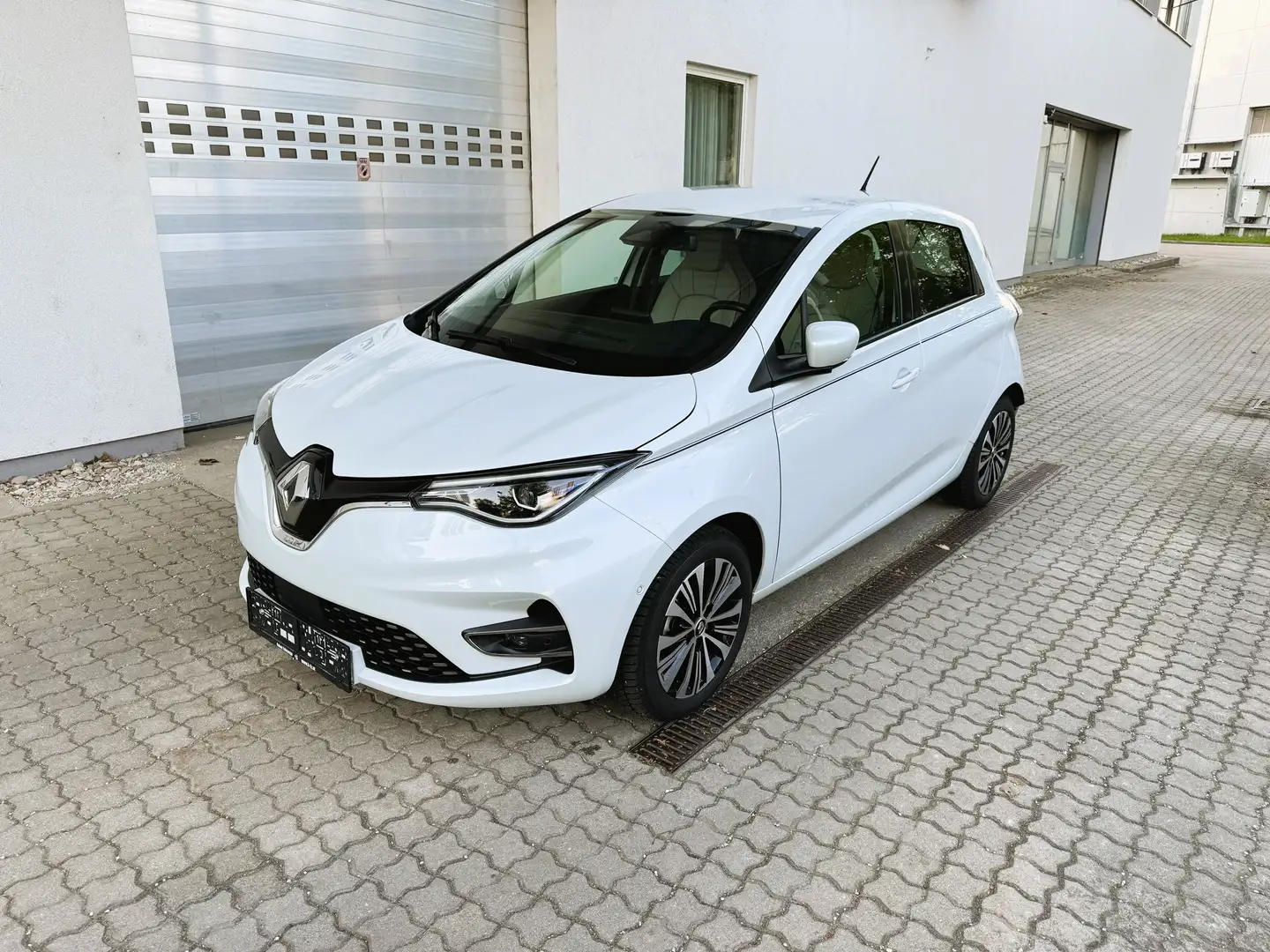 Renault ZOE Complete Riviera R135 Z.E.50 (52kWh) Weiß - 1