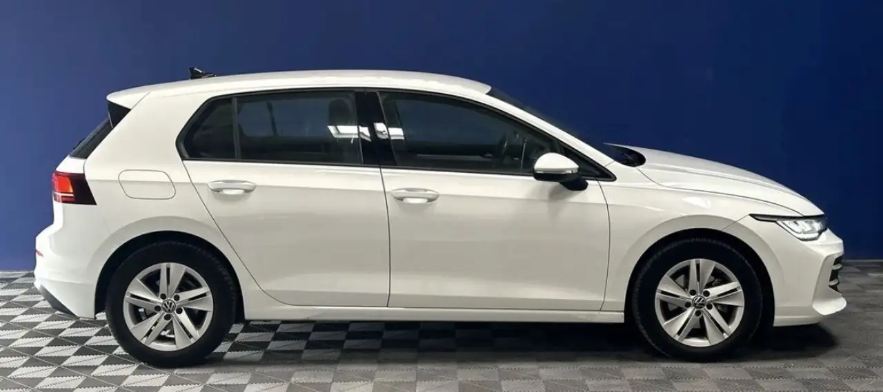 Volkswagen Golf Standard Model — photo 2