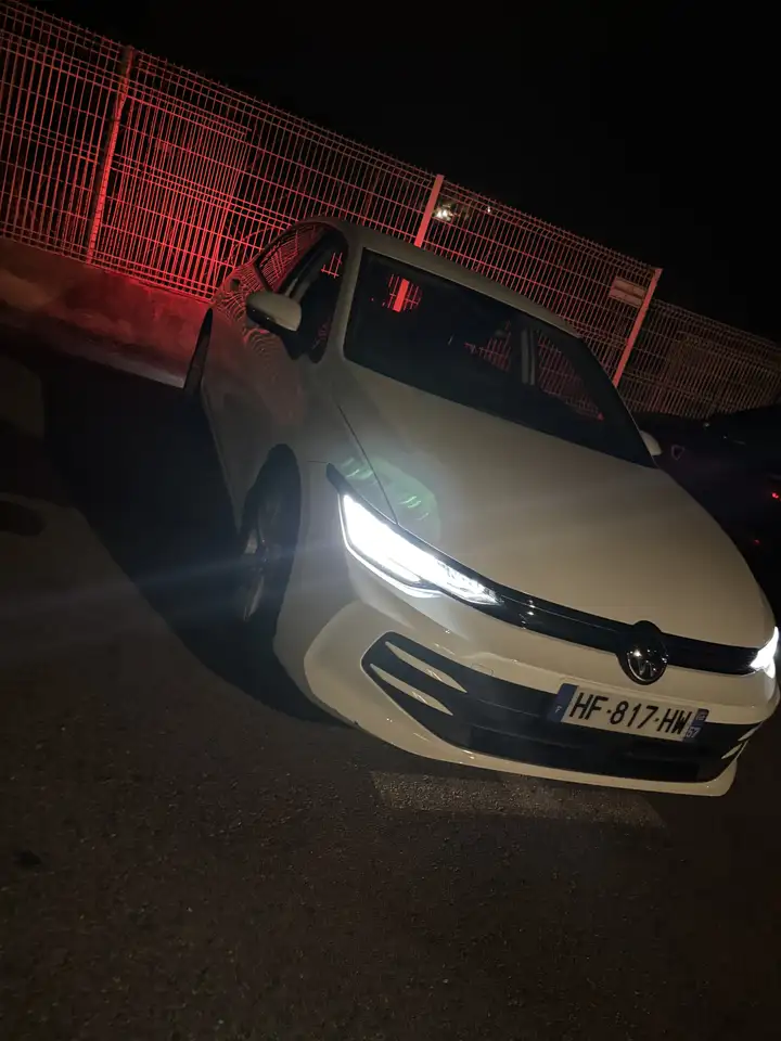 Volkswagen Golf Standard Model — photo 12