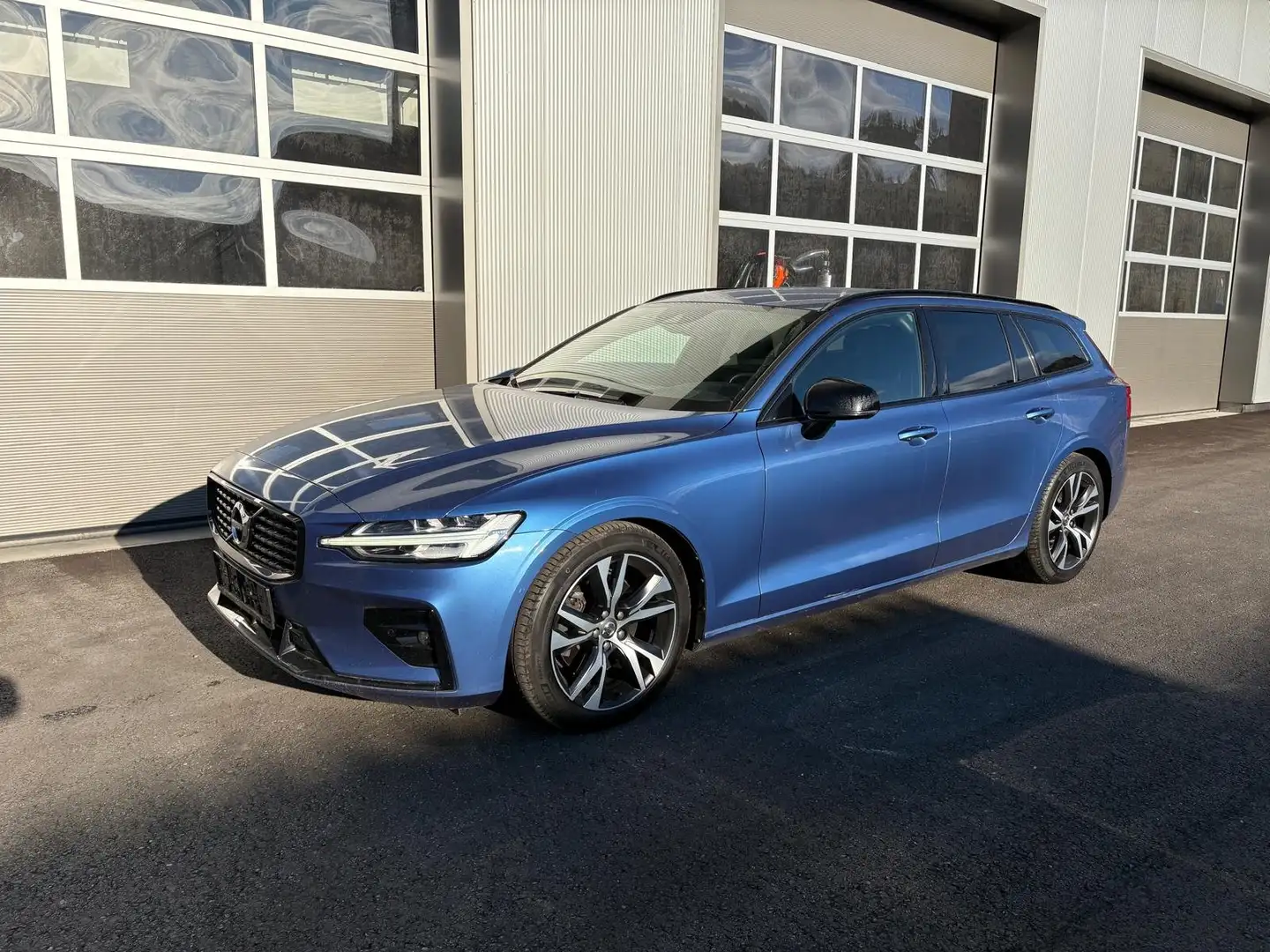 Volvo V60 V60 B4 R-Design Aut. R-Design ***TOP*** Blu/Azzurro - 2