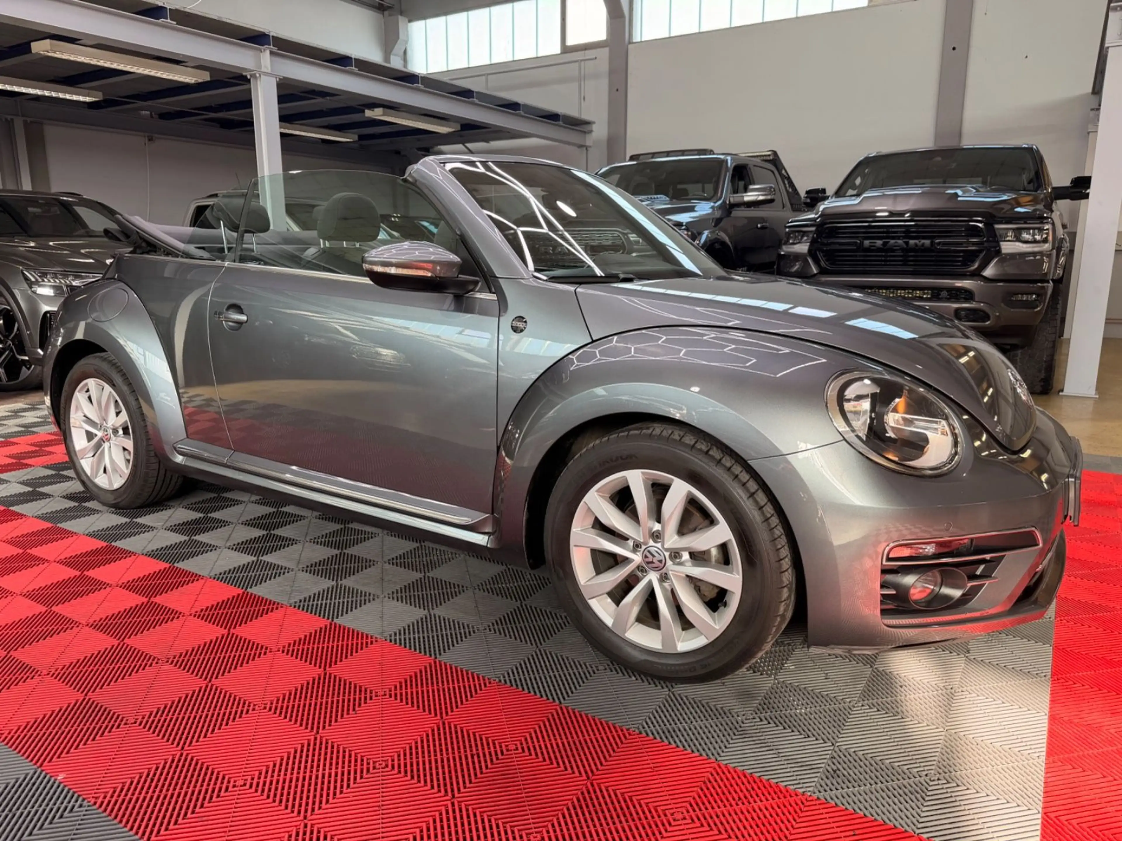 Volkswagen Beetle Cabriolet SOUND Design — photo 12